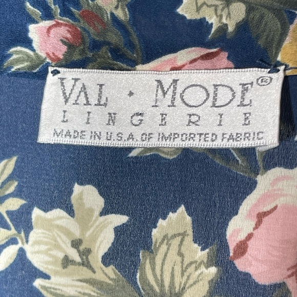 Vintage Val Mode Lingerie Made In the USA size medium No Belt - Picture 3 of 4